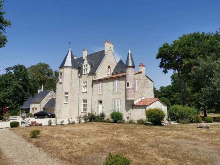 Pose d’enduit à pierre vue Les Herbiers